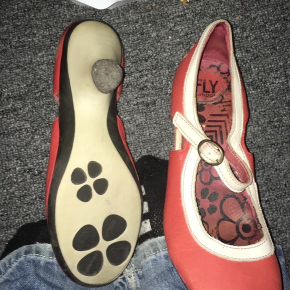 Shoes - Picture 4 of 4